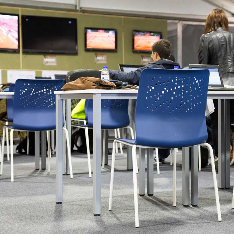 SILLAS DE POLIPROPILENO