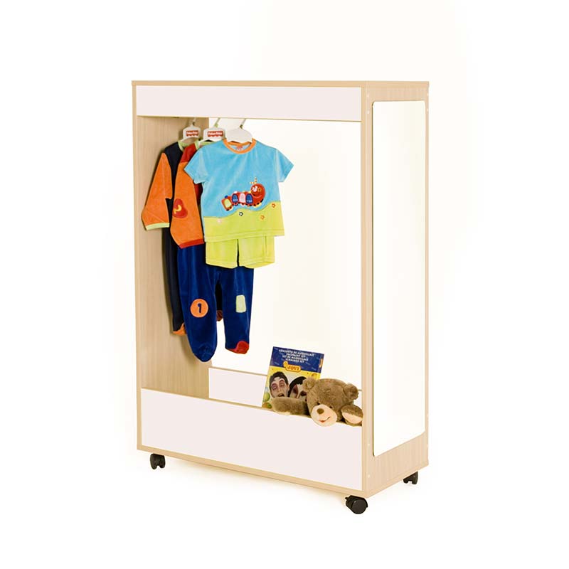 Mueble de disfraces abierto